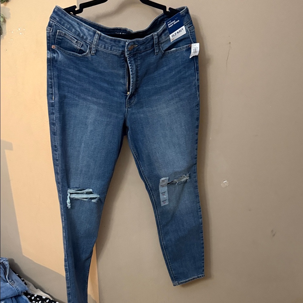 NWT**Old Navy Women's Blue Ripped Skinny Jeans